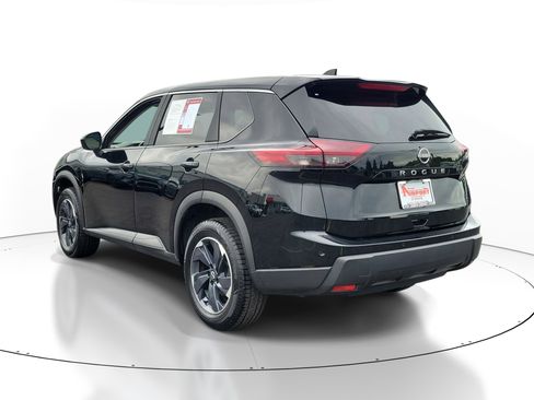 Used 2025 Nissan Rogue SV FWD image 3