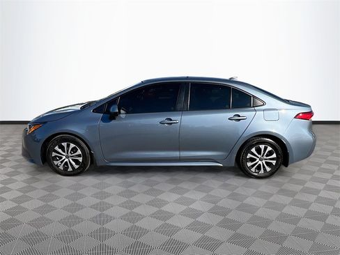 Used 2022 Toyota Corolla LE image 4