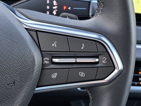 Used 2026 Chevrolet Equinox LT FWD image 26