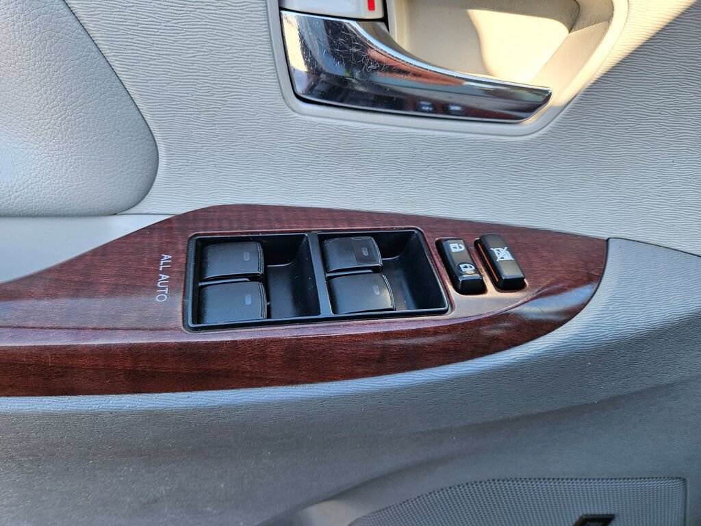 Used 2011 Toyota Sienna XLE w/ Premium Pkg FWD image 20