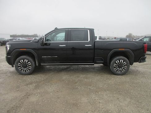 New 2026 GMC Sierra 2500 Denali Ultimate image 10