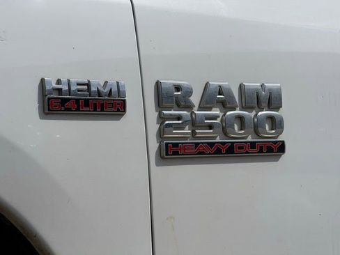 Used 2017 RAM 2500 Tradesman w/ Chrome Appearance Group image 9