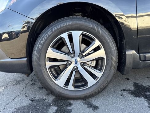 Used 2018 Subaru Outback 3.6R Limited image 5