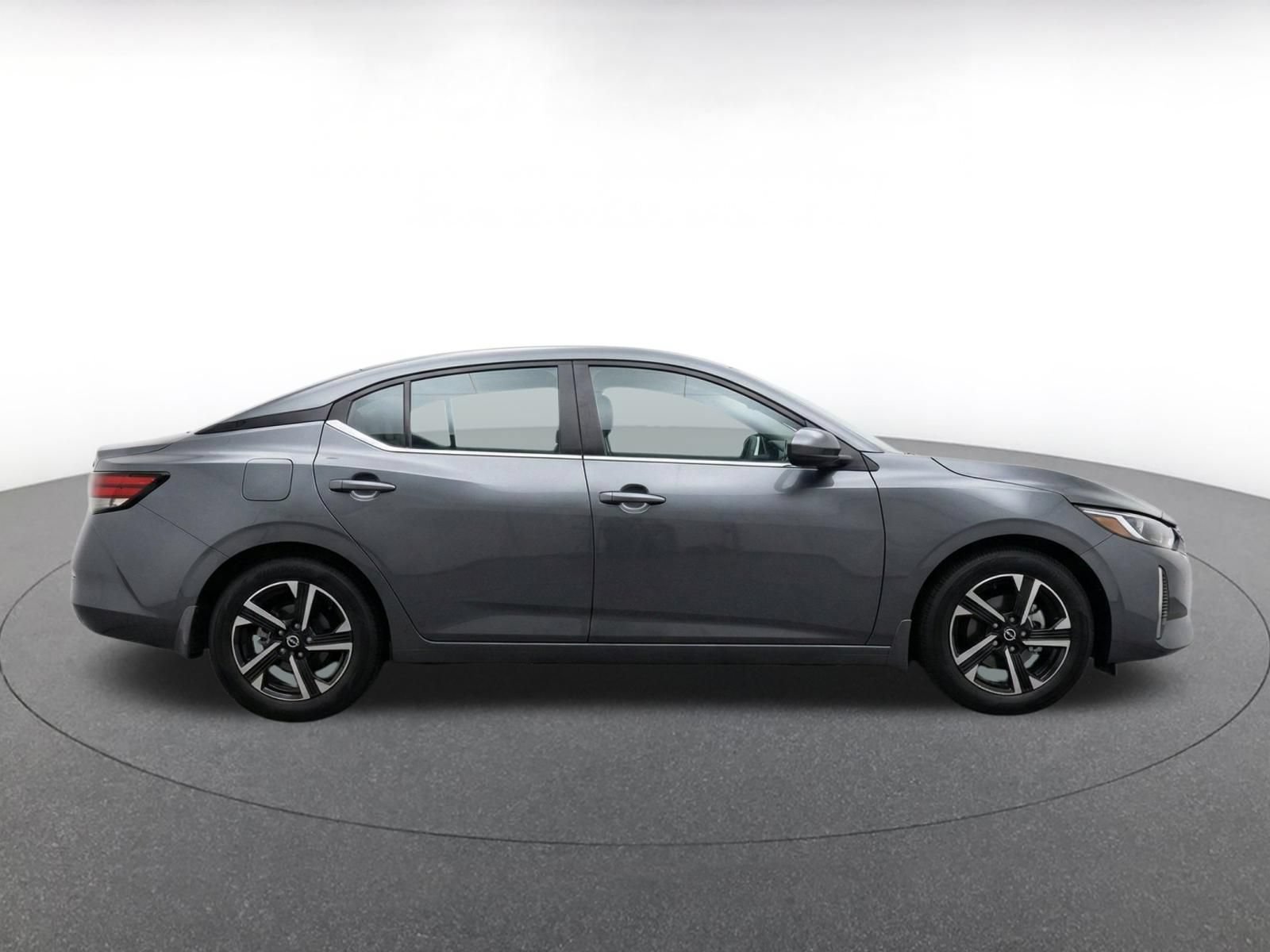 Used 2025 Nissan Sentra SV FWD image 9