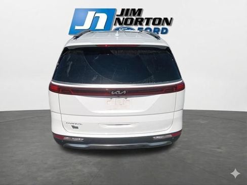 Used 2023 Kia Carnival SX Prestige FWD image 12