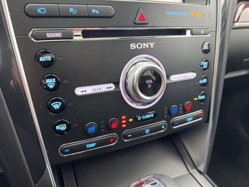 Certified 2018 Ford Explorer Platinum image 16