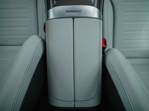 Certified 2024 Mercedes-Benz GLC 300 image 24
