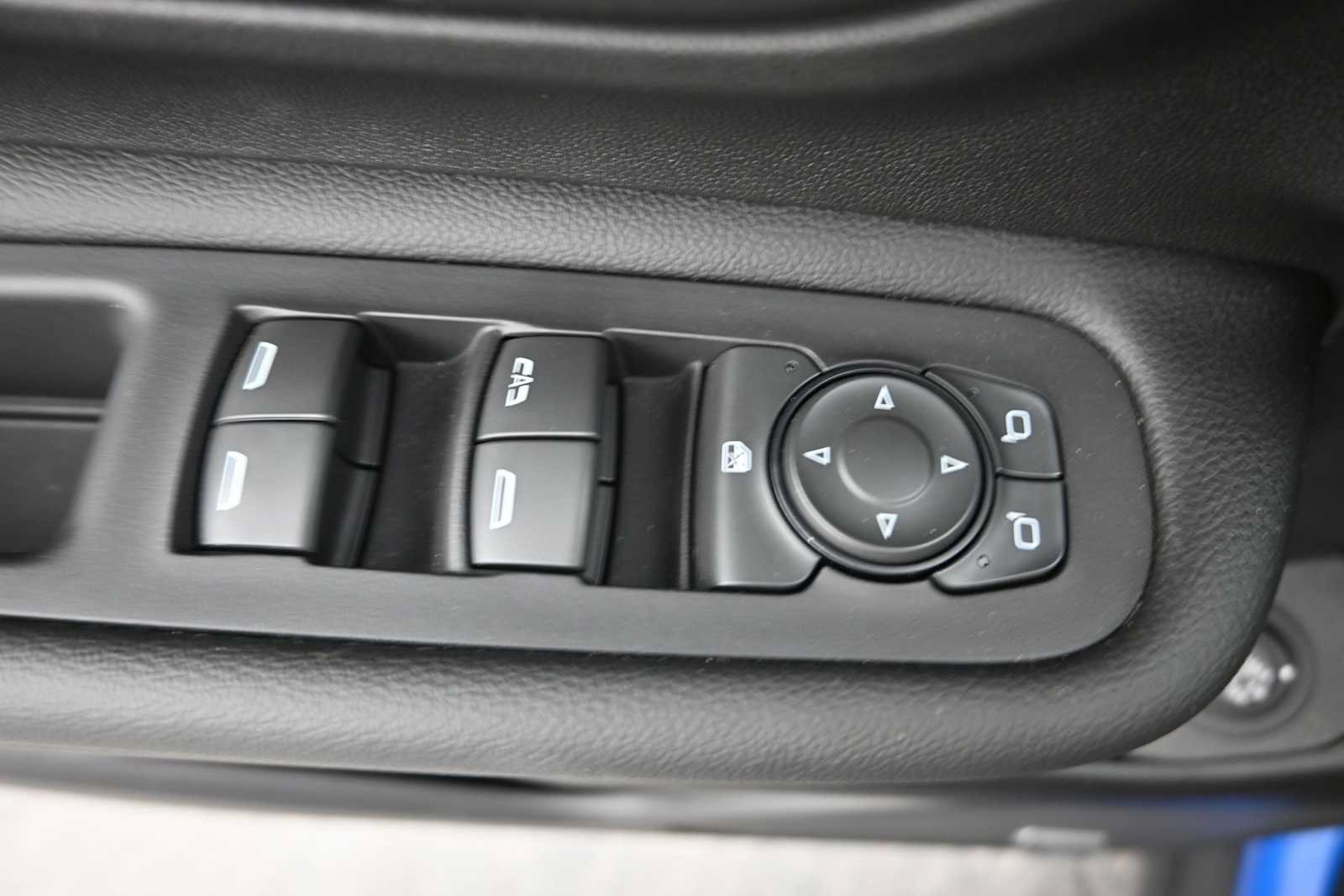 Used 2024 GMC Terrain AT4 w/ Infotainment Package II AWD/4WD image 21