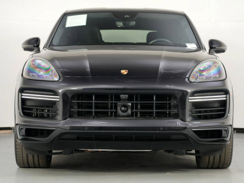 Used 2022 Porsche Cayenne Turbo S image 7