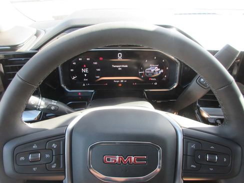 New 2026 GMC Sierra 2500 SLT w/ SLT Convenience Package AWD/4WD image 18