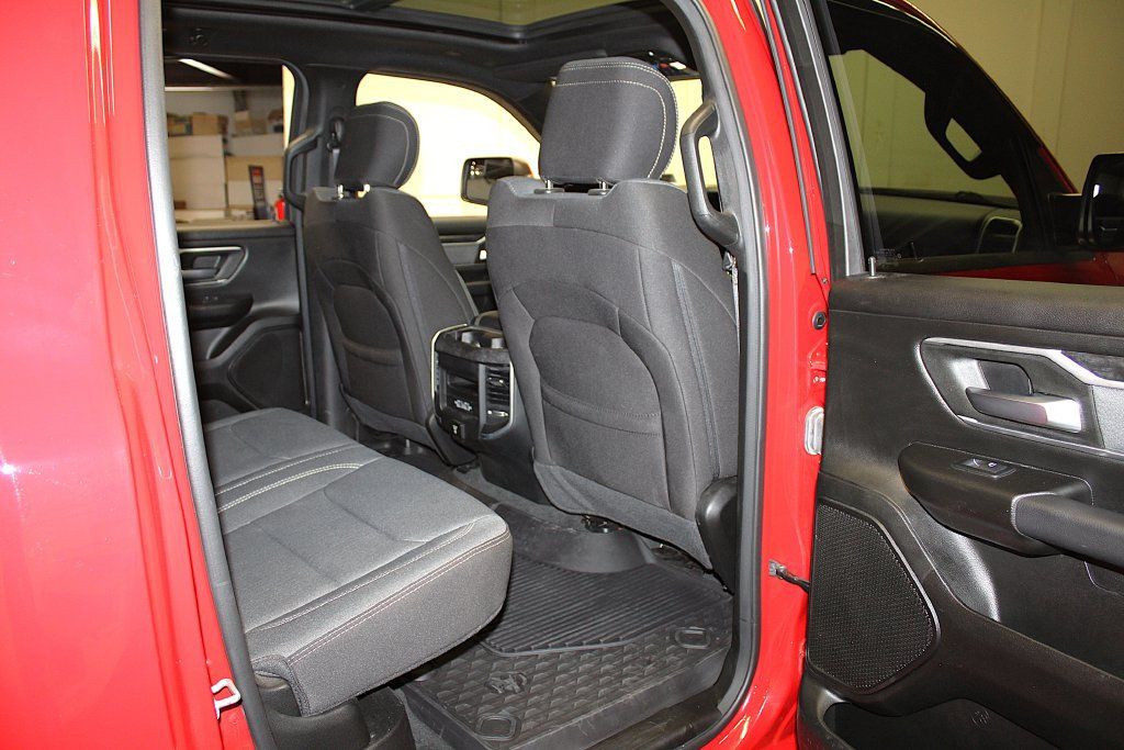 Used 2022 RAM 1500 Big Horn AWD/4WD image 38
