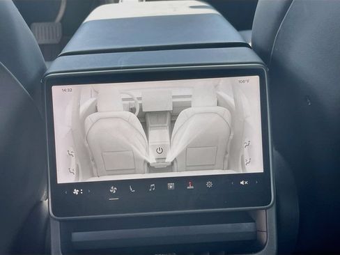 Used 2025 Tesla Model 3 Long Range RWD image 27