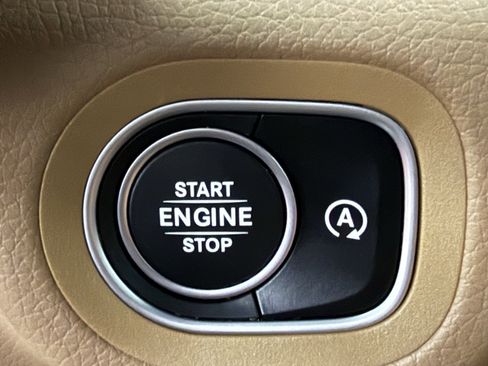 Certified 2025 Mercedes-Benz GLS 450 GLS 450 image 30