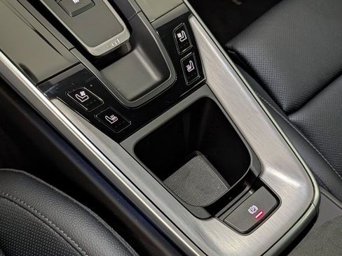 Certified 2025 Porsche 911 Carrera RWD image 32