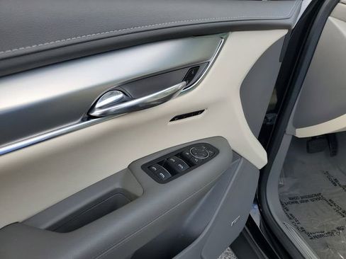 Used 2020 Cadillac XT5 Premium Luxury FWD image 11