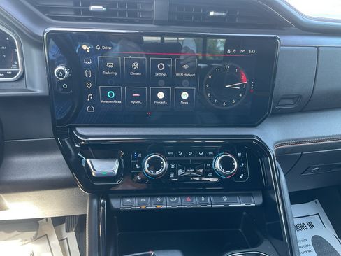 Certified 2024 GMC Sierra 1500 AT4 w/ AT4 Premium Package AWD/4WD image 23