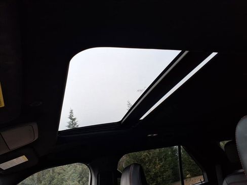 Used 2024 Ford Explorer ST-Line w/ Class IV Trailer Tow Package image 11