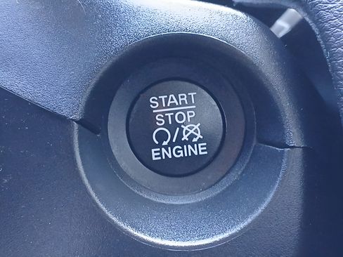 Used 2021 Jeep Compass Latitude AWD/4WD image 21