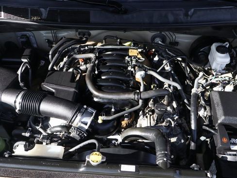 Used 2017 Toyota Tundra SR5 w/ SR5 Upgrade Package image 12