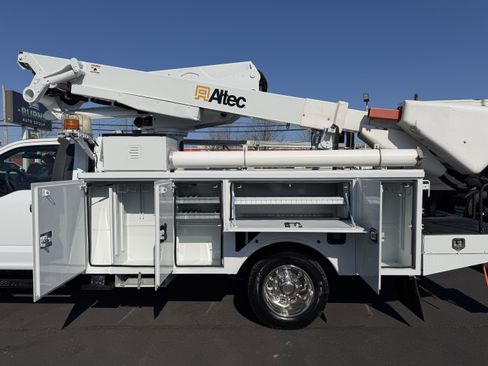 Used 2019 Ford F550 4x4 Regular Cab Super Duty image 11