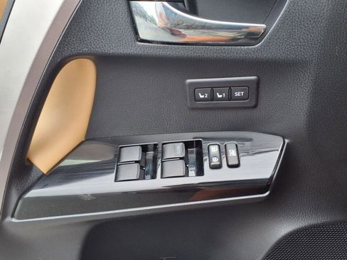 Used 2018 Toyota RAV4 Limited image 20