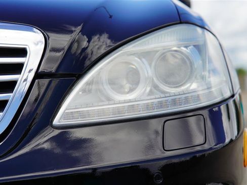 Used 2010 Mercedes-Benz S 550 4MATIC image 25