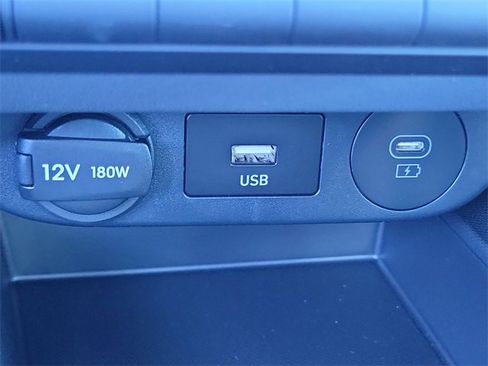 New 2025 Hyundai Elantra SE image 13