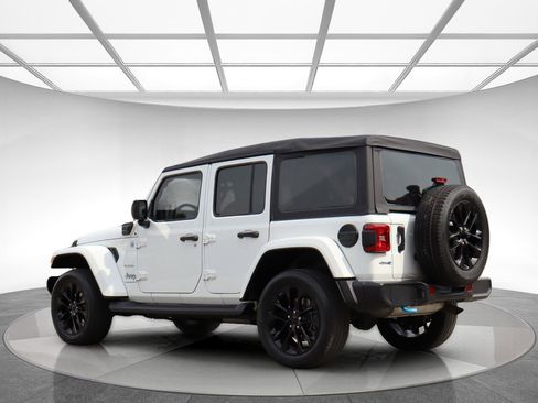 Used 2023 Jeep Wrangler Sahara w/ Cold Weather Group image 6