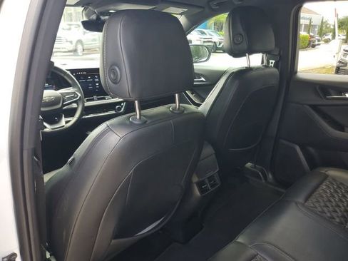 Certified 2025 Chevrolet Equinox LT w/ Safety and Technology Package FWD image 10