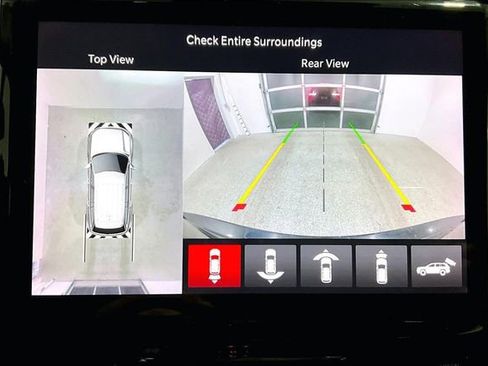 Used 2023 Jeep Grand Cherokee Limited w/ Luxury Tech Group II image 14