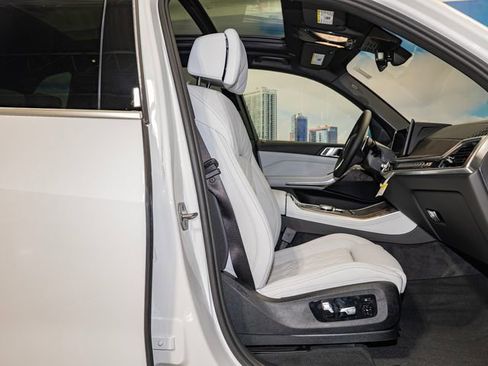 Used 2026 BMW X5 xDrive50e image 21