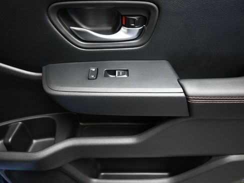 Used 2025 Honda Pilot TrailSport image 11