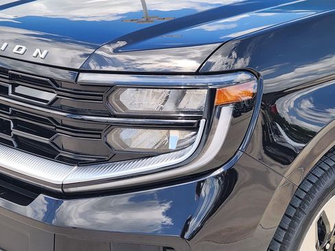 New 2026 Ford Expedition Max Platinum w/ Driver's Package AWD/4WD image 9