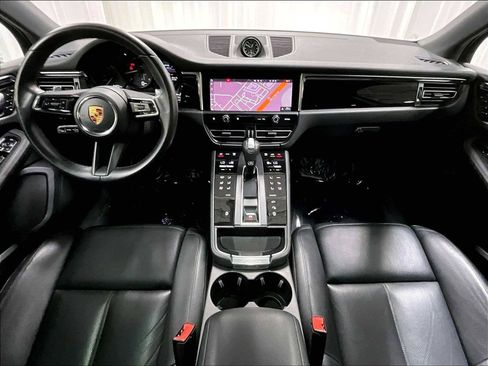 Used 2024 Porsche Macan AWD/4WD image 16