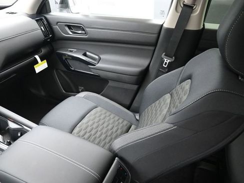 New 2026 Nissan Pathfinder SV w/ SV Premium Package FWD image 11