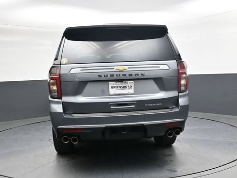 Used 2021 Chevrolet Suburban Premier w/ Premium Package image 9
