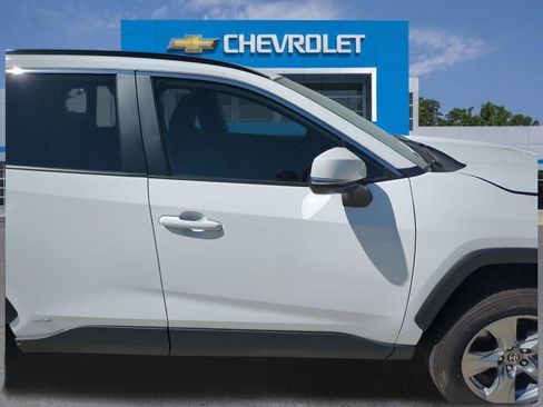 Used 2025 Toyota RAV4 XLE AWD/4WD image 33