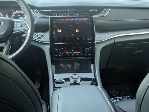 New 2025 Jeep Grand Cherokee L Limited image 26