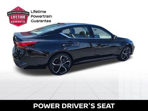 Used 2025 Nissan Altima 2.5 SR FWD image 8