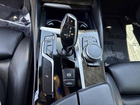 Used 2020 BMW 530i RWD image 24