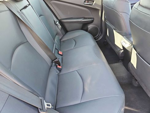 Used 2022 Toyota Prius XLE image 21