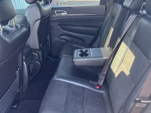 Used 2021 Jeep Grand Cherokee Laredo X AWD/4WD image 7