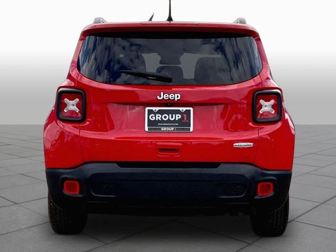 Used 2021 Jeep Renegade Latitude FWD image 4