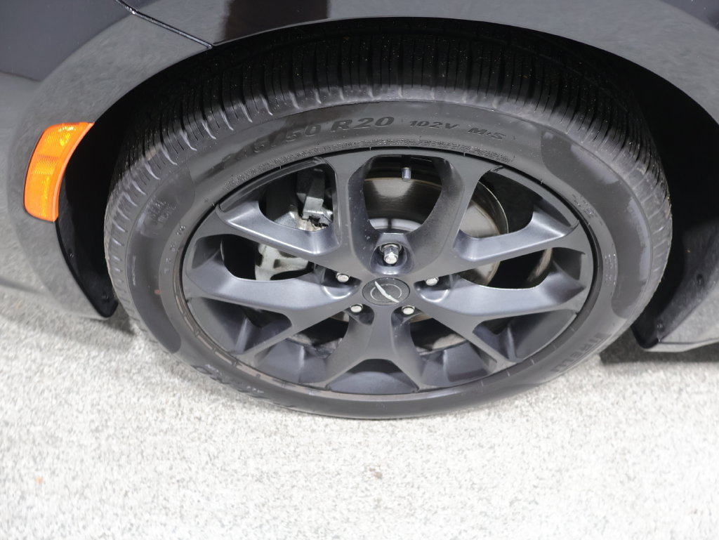 Used 2023 Chrysler Pacifica Touring-L w/ Uconnect Theater Family Group FWD image 11