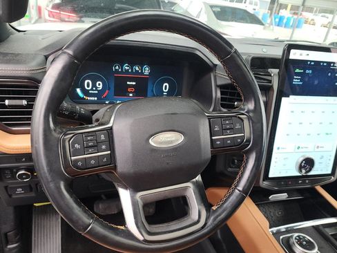 Used 2022 Ford Expedition Platinum image 14