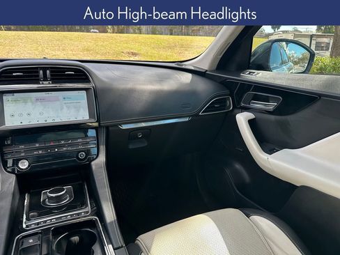 Used 2020 Jaguar F-PACE R-Sport image 13