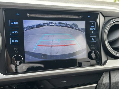 Used 2017 Toyota Tacoma SR5 image 29