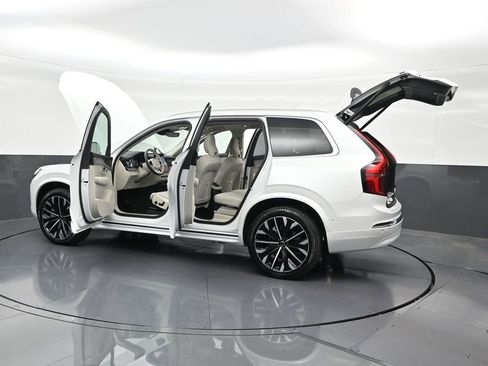 New 2026 Volvo XC90 T8 Ultra w/ Protection Package Premier AWD/4WD image 32