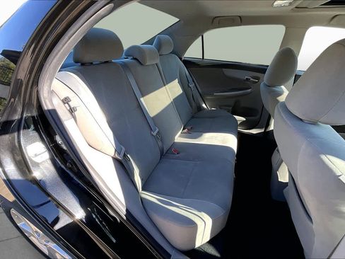 Used 2012 Toyota Corolla LE image 17