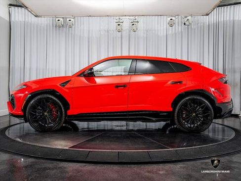 Used 2025 Lamborghini Urus SE AWD/4WD image 7